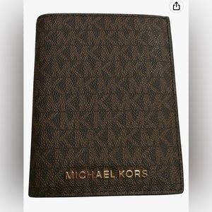 Brand new in packaging Michael Kors Passport Wallet